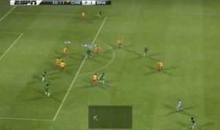 实况足球2013二过一 实况足球2013二过一