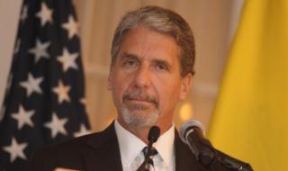 女生从俄2分钟回国 女生从俄2分钟回国